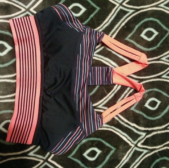Padded sports bra - Picture 1 of 2